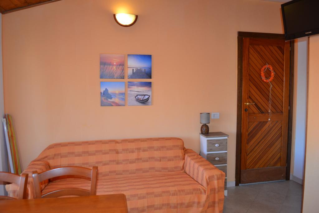 Apartments Mimose Badesi Exterior foto